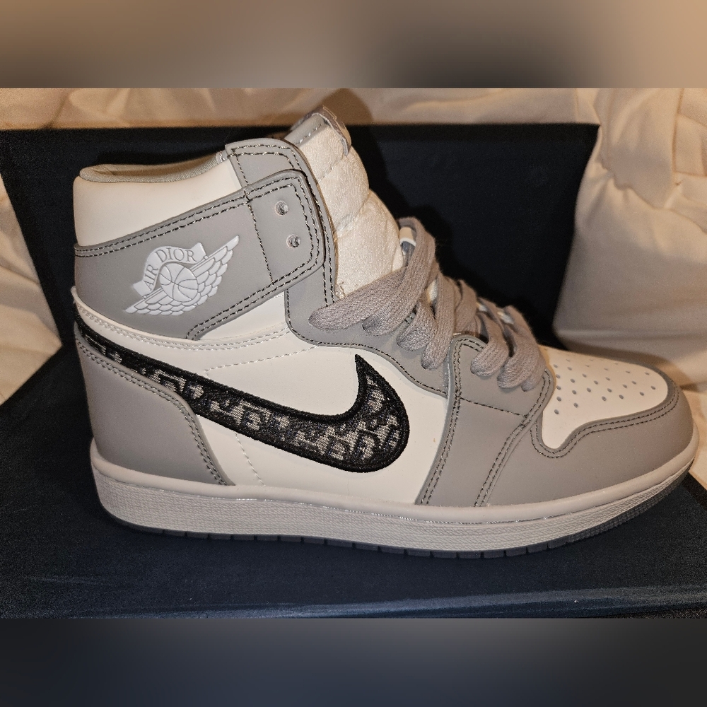 Nike DIOR X AIR JORDAN 1 High Top Women's Sneakers Size 10